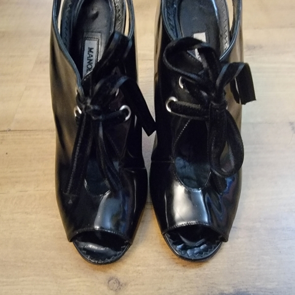 Manolo Blahnik Tie-Up Heels - Picture 3 of 11